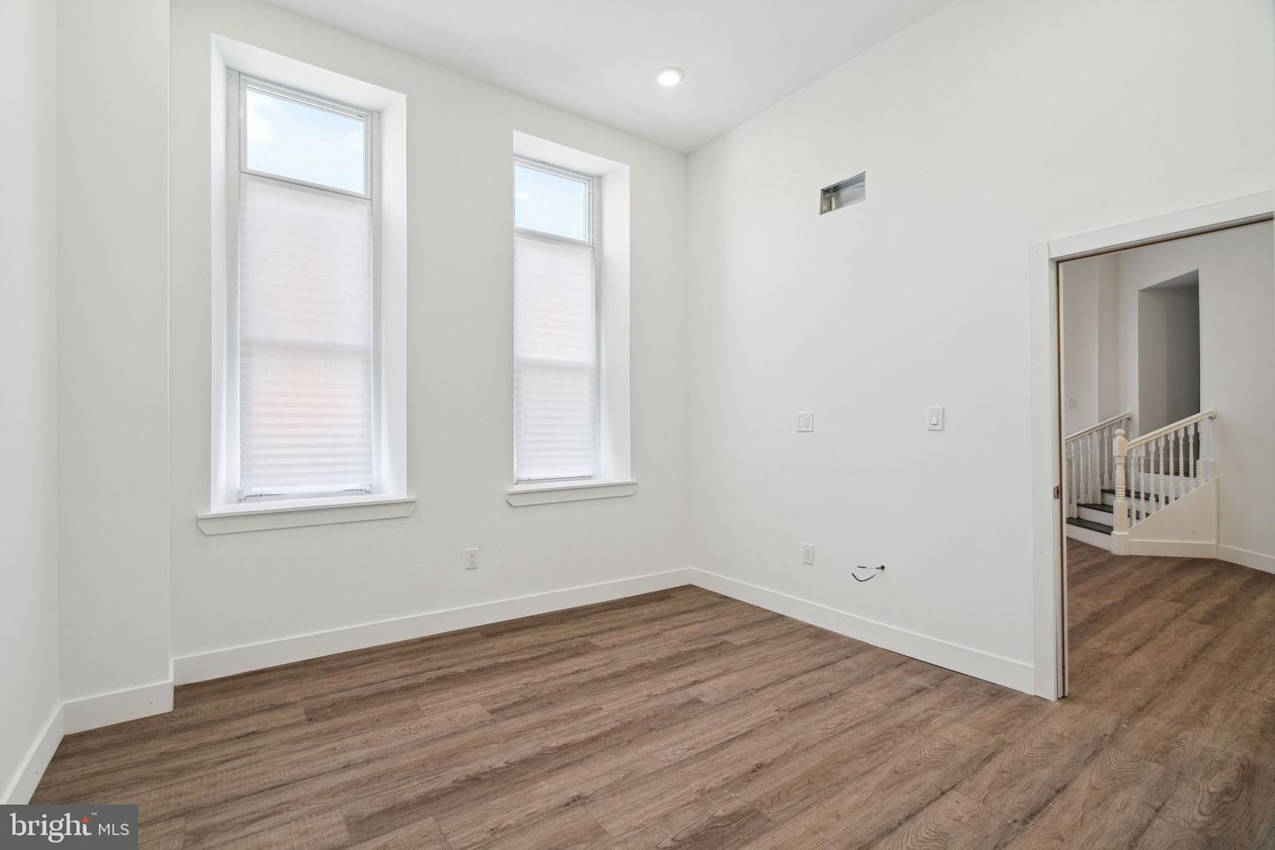 5164 Ridge Ave Property Photo 18