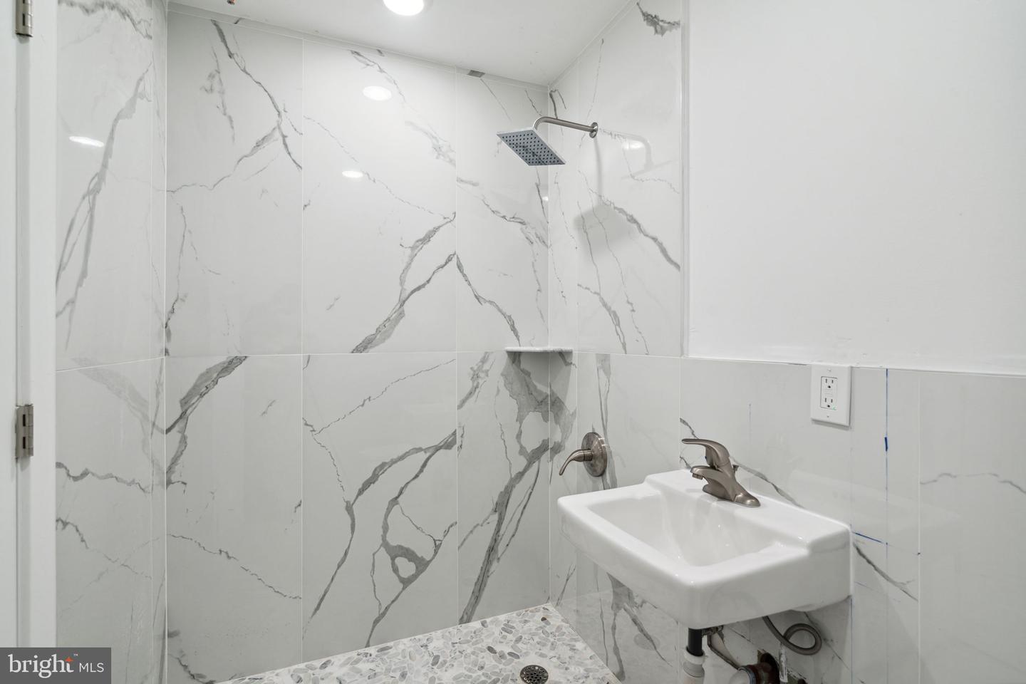 5164 Ridge Ave Property Photo 19
