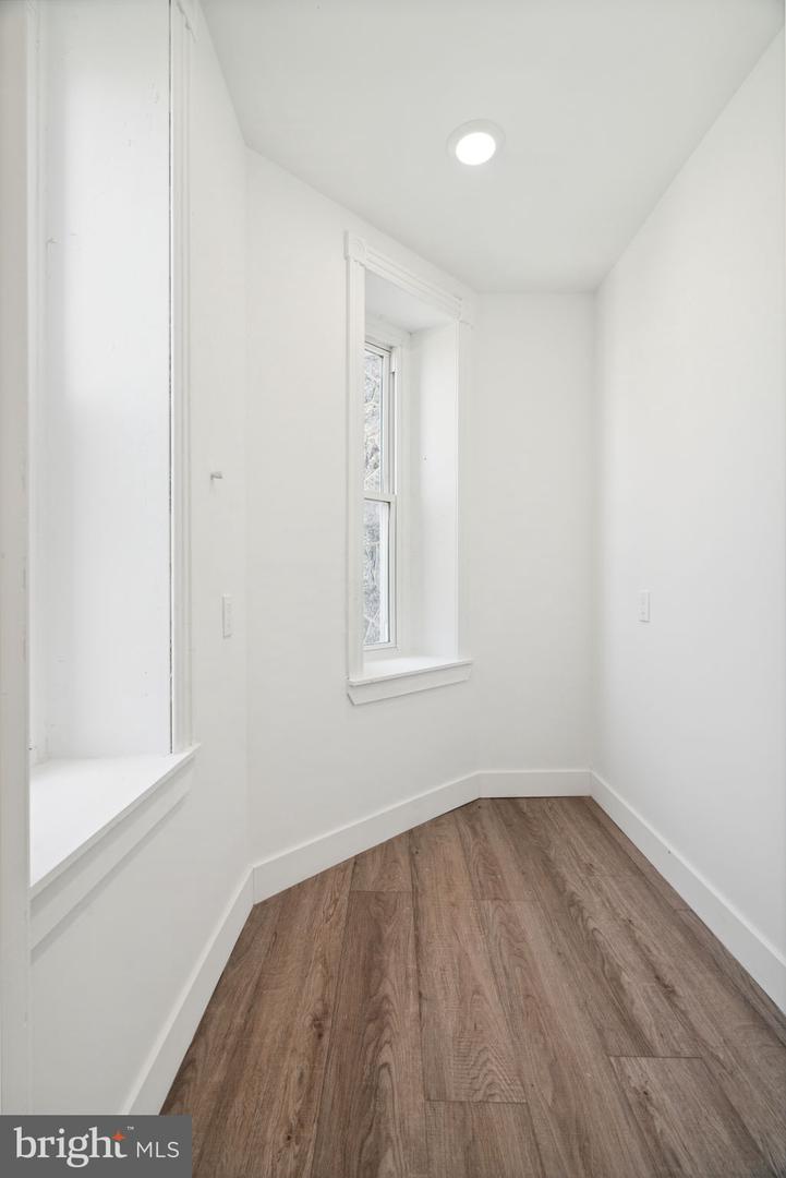 5164 Ridge Ave Property Photo 34