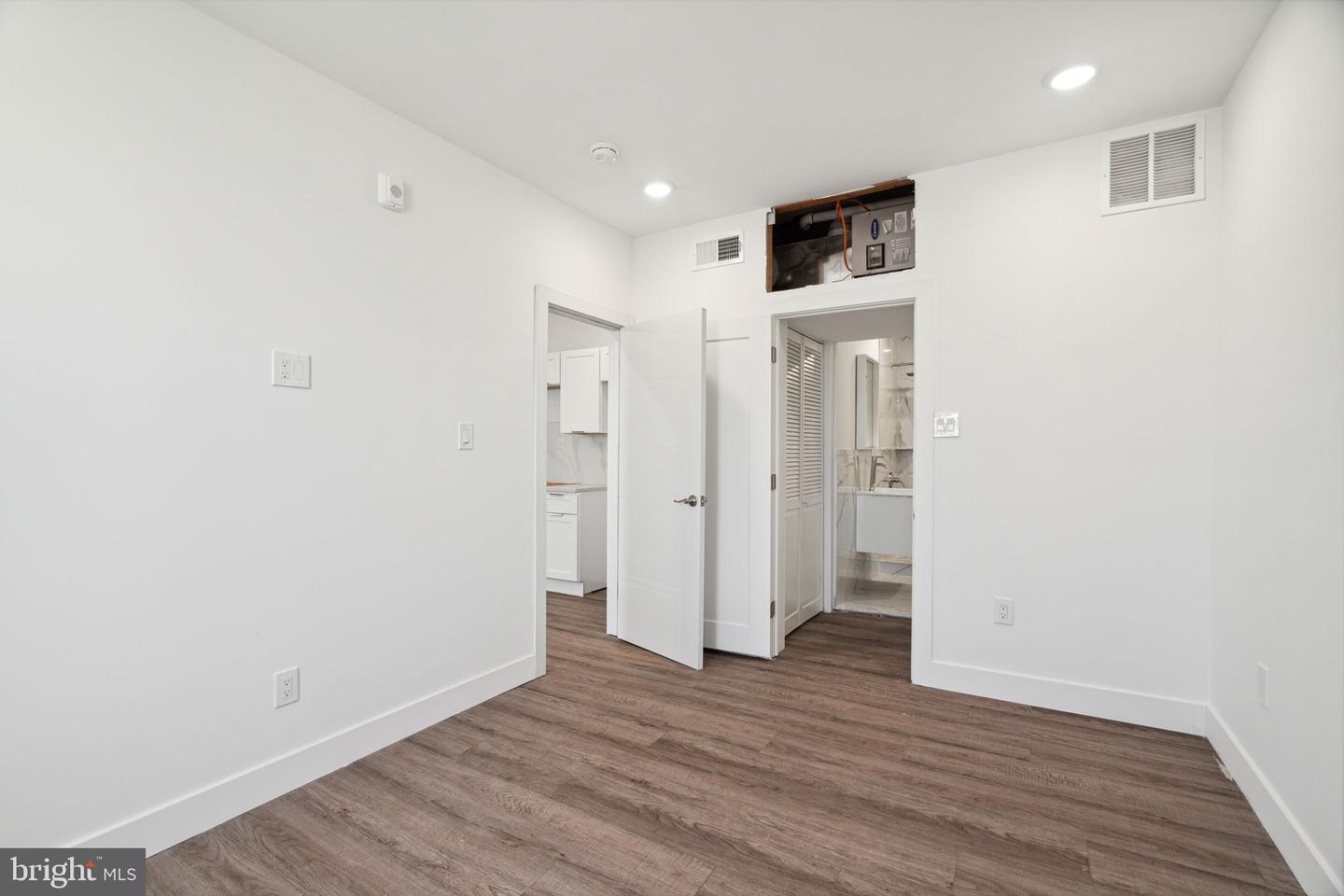 5164 Ridge Ave Property Photo 36
