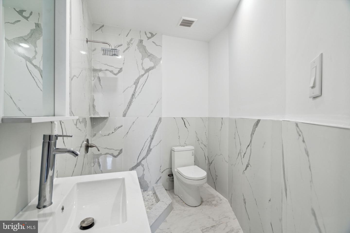 5164 Ridge Ave Property Photo 39