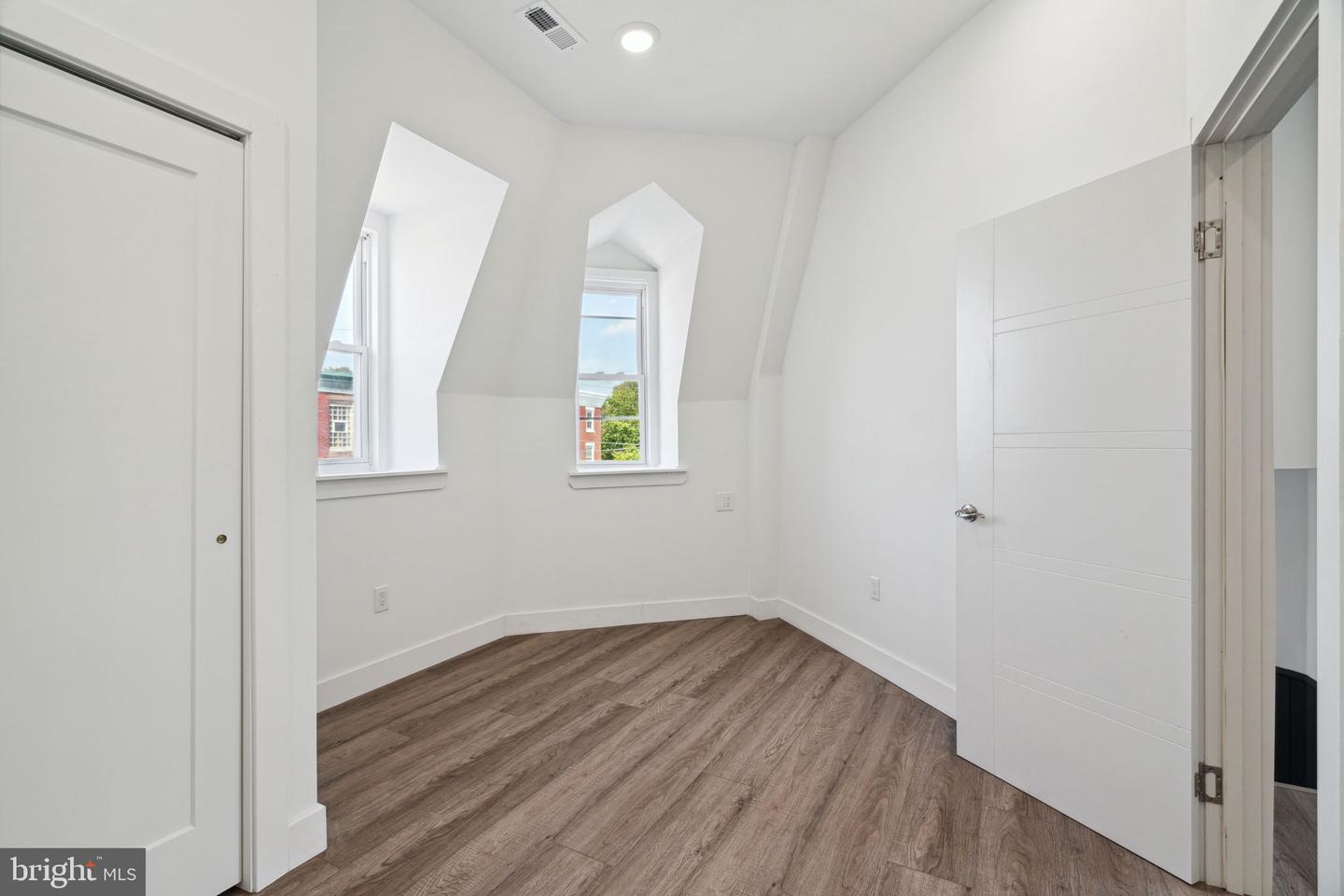 5164 Ridge Ave Property Photo 50
