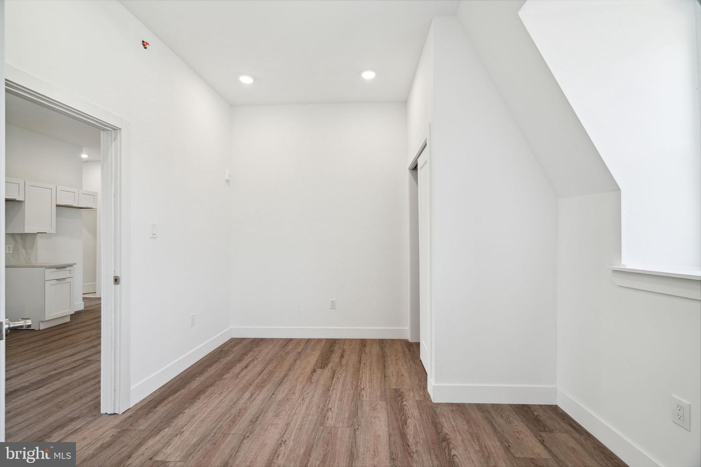 5164 Ridge Ave Property Photo 51