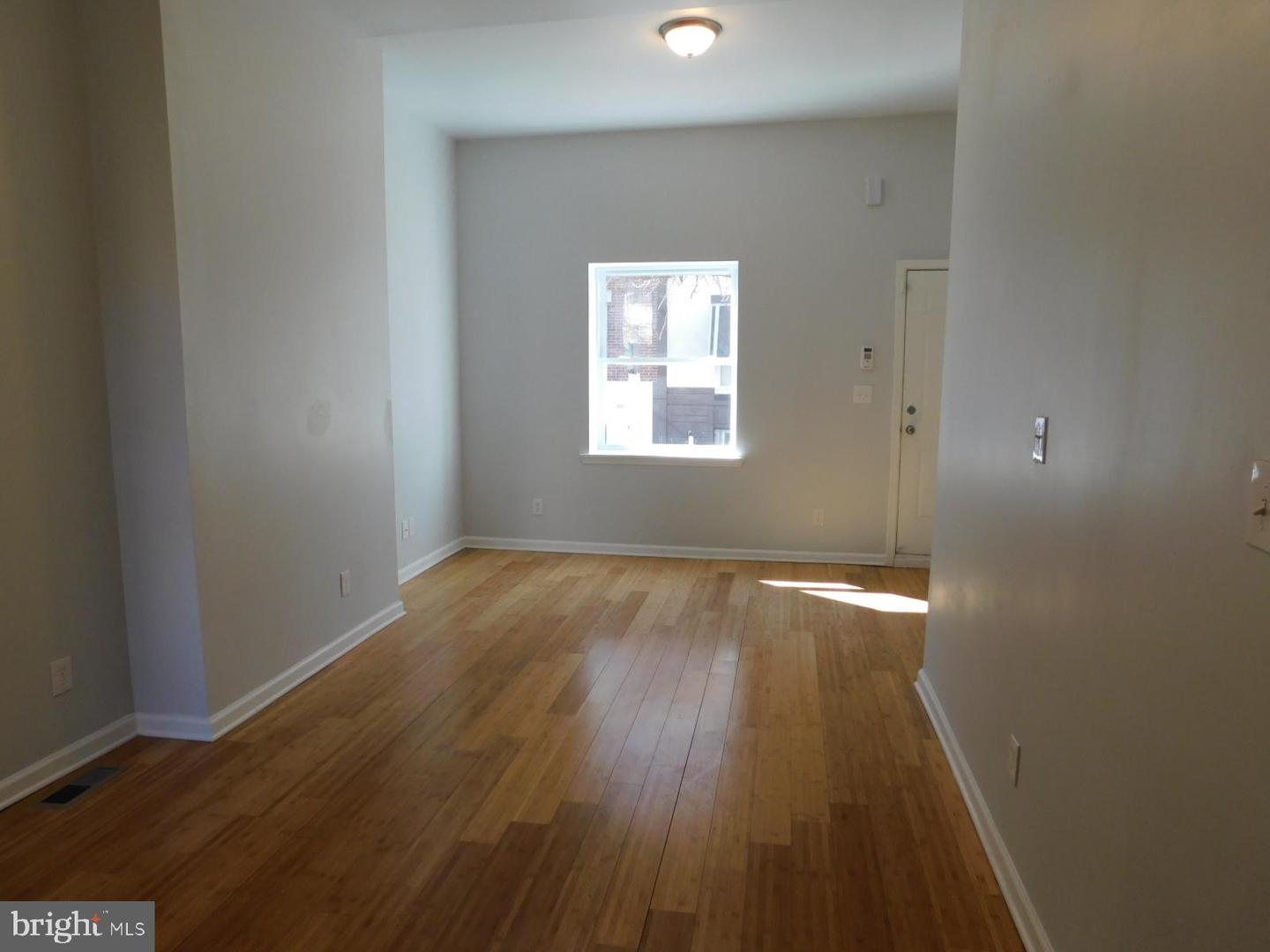 2249 N WOODSTOCK ST Property Photo 1