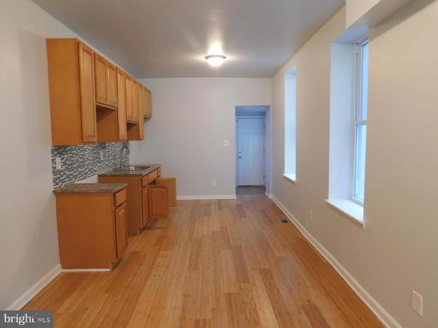 2249 N Woodstock St Property Photo 2