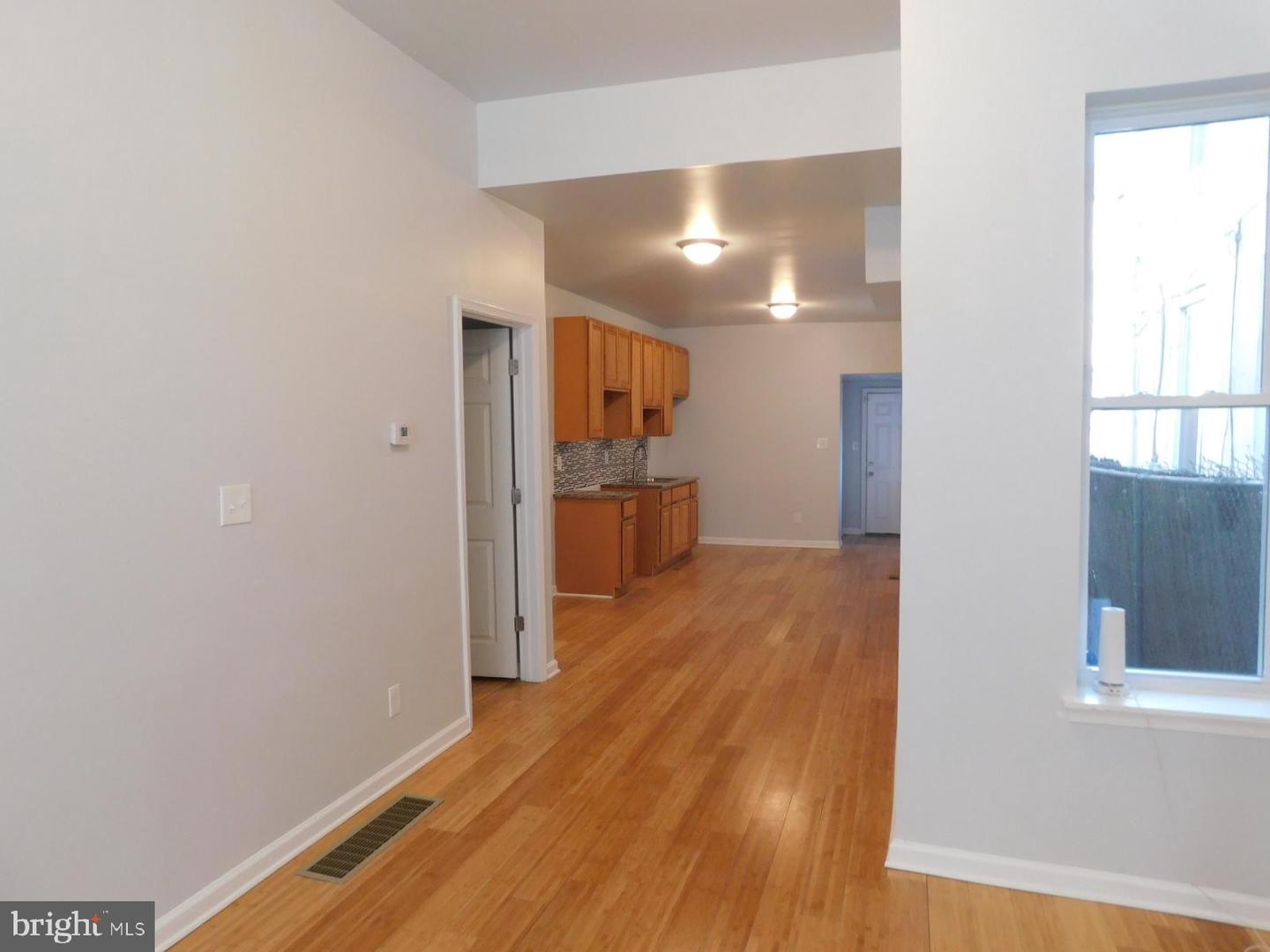 2249 N Woodstock St Property Photo 4