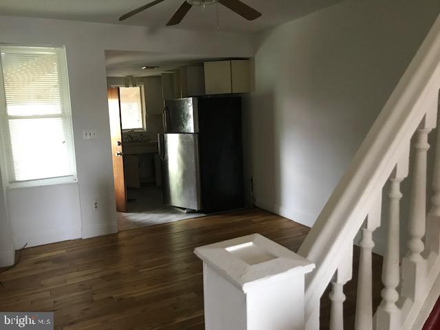 4639 Worth St Property Photo 4