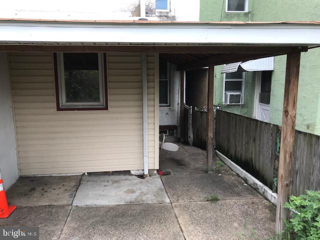 4639 Worth St Property Photo 5