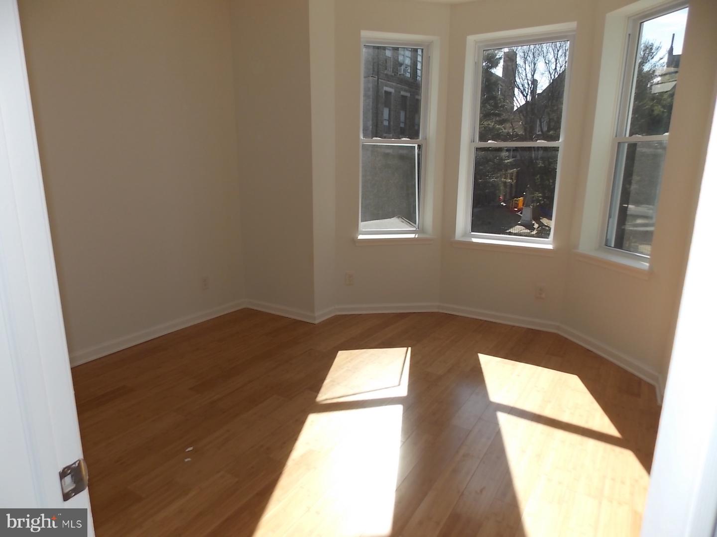 2323 W Lehigh Ave Property Photo 2