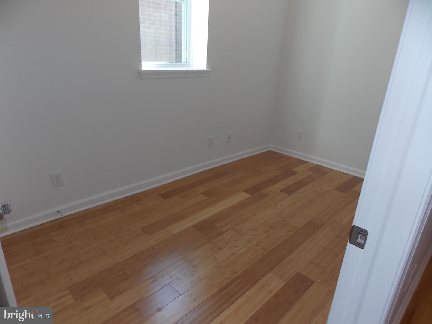2323 W Lehigh Ave Property Photo 4