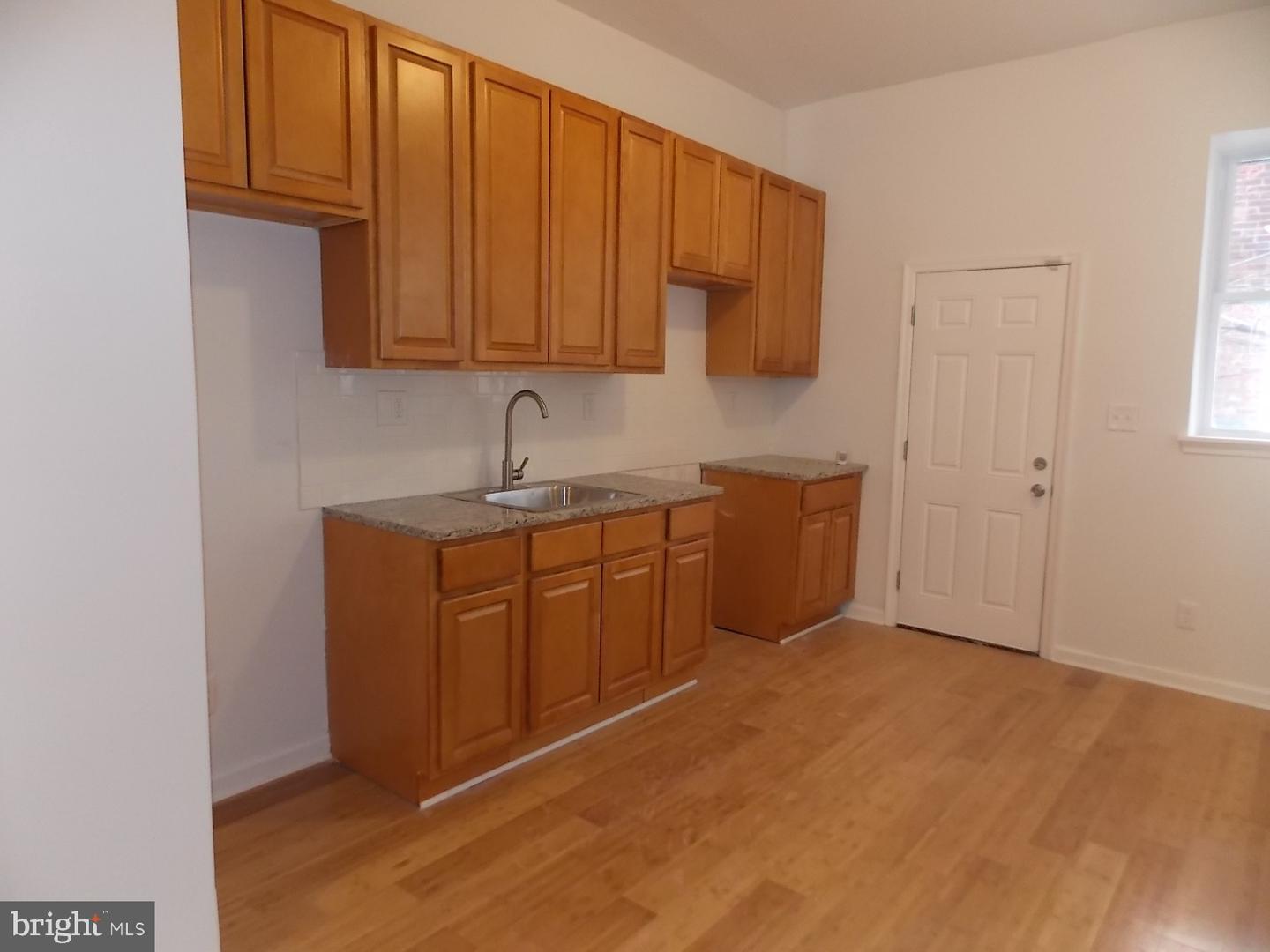 2323 W Lehigh Ave Property Photo 10