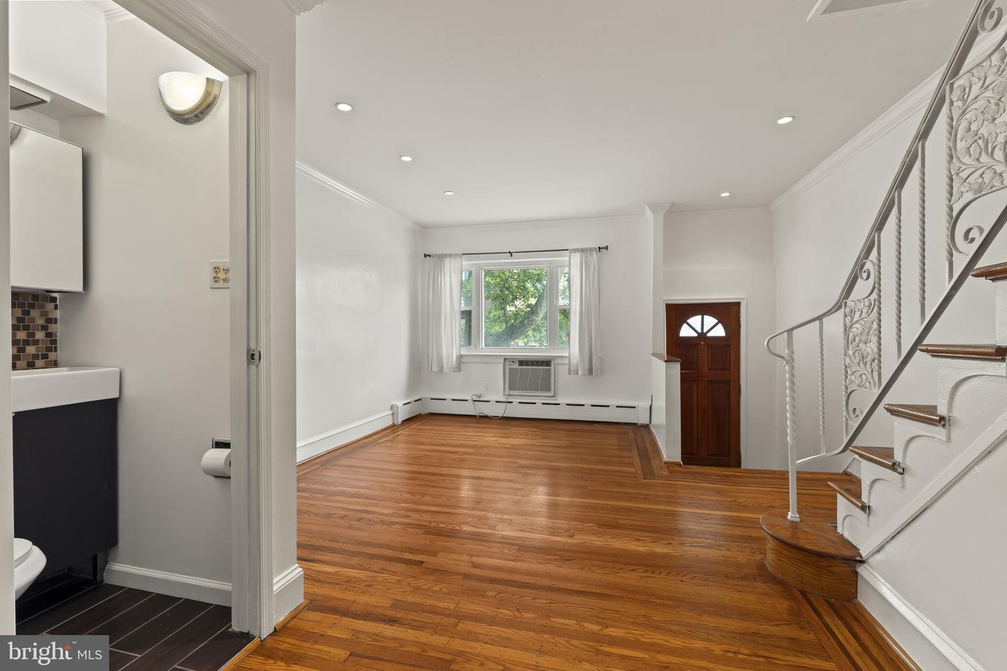 923 Anchor St Property Photo 1