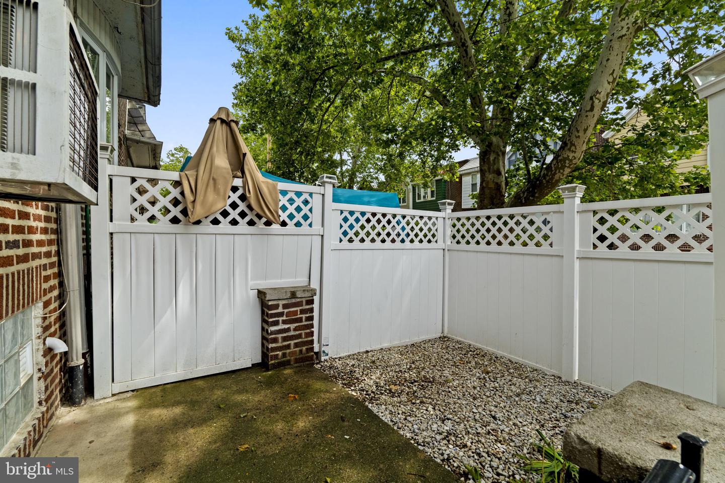 923 Anchor St Property Photo 5