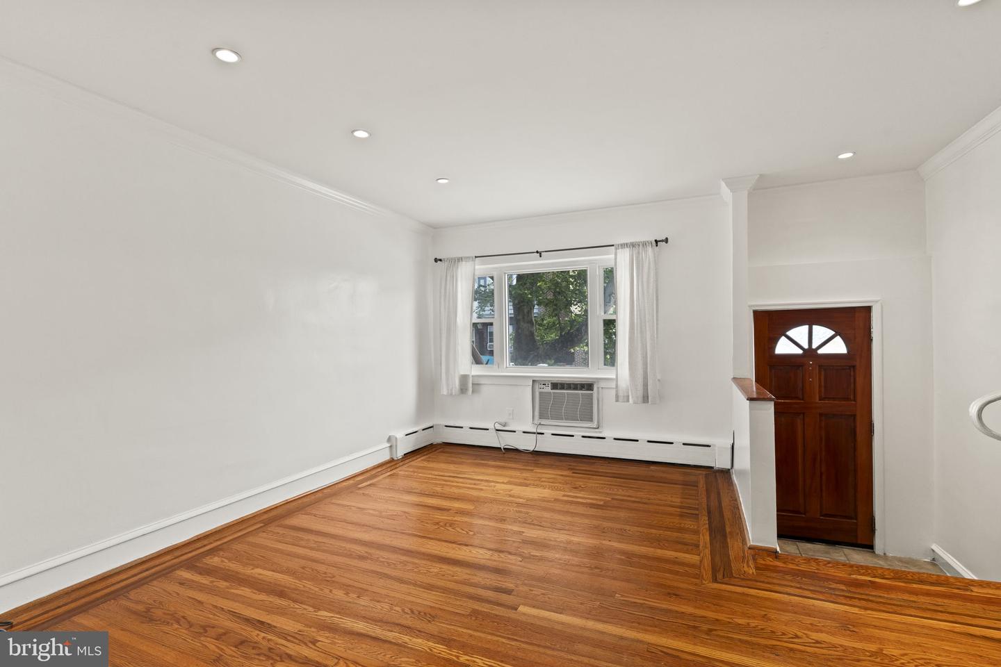 923 Anchor St Property Photo 8
