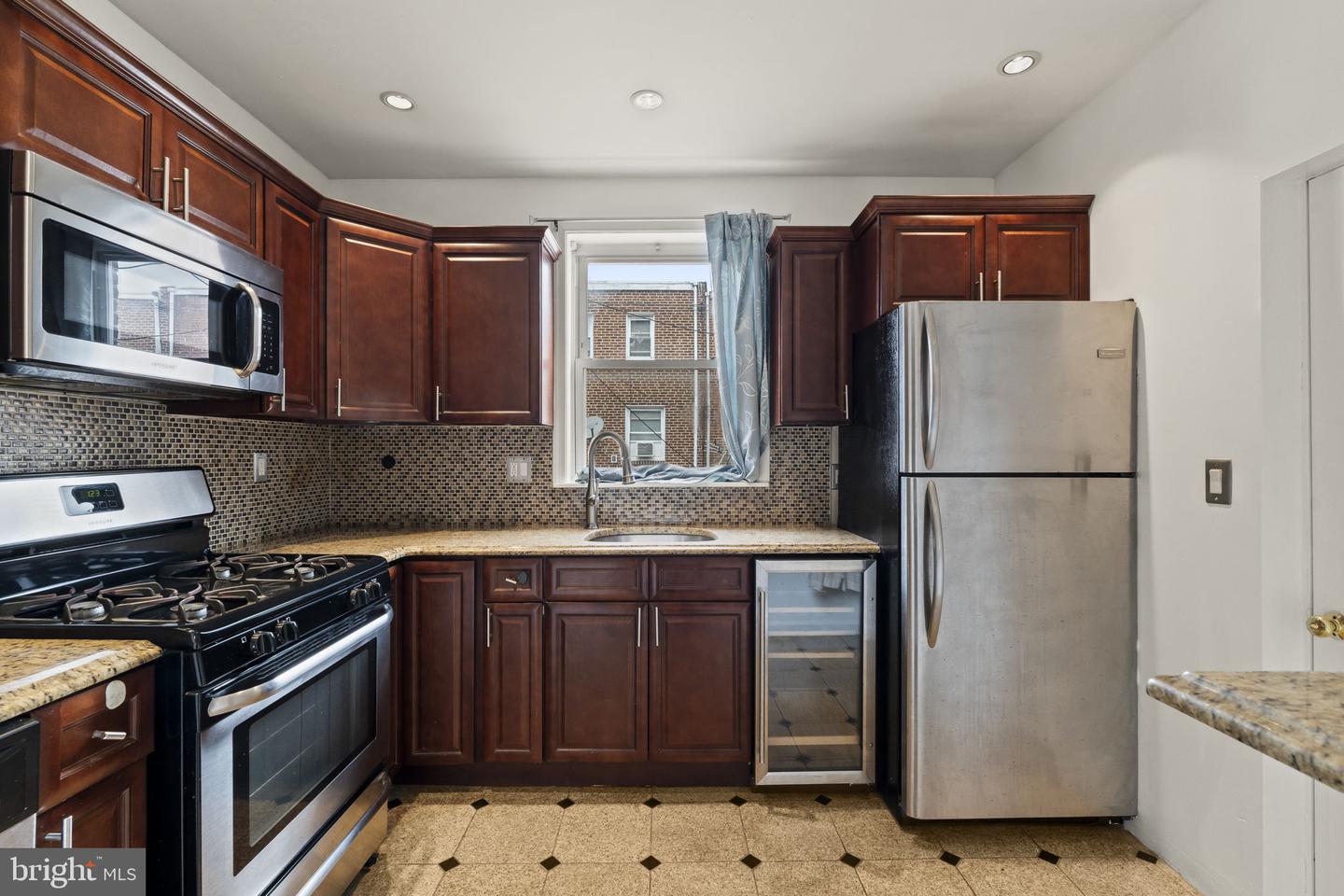 923 Anchor St Property Photo 17