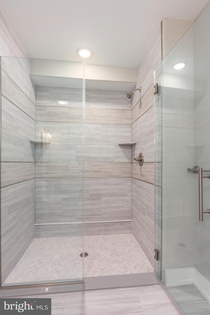 421 W Cumberland St #1 Property Photo 8