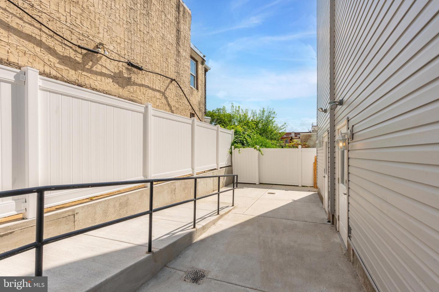 421 W Cumberland St #1 Property Photo 16