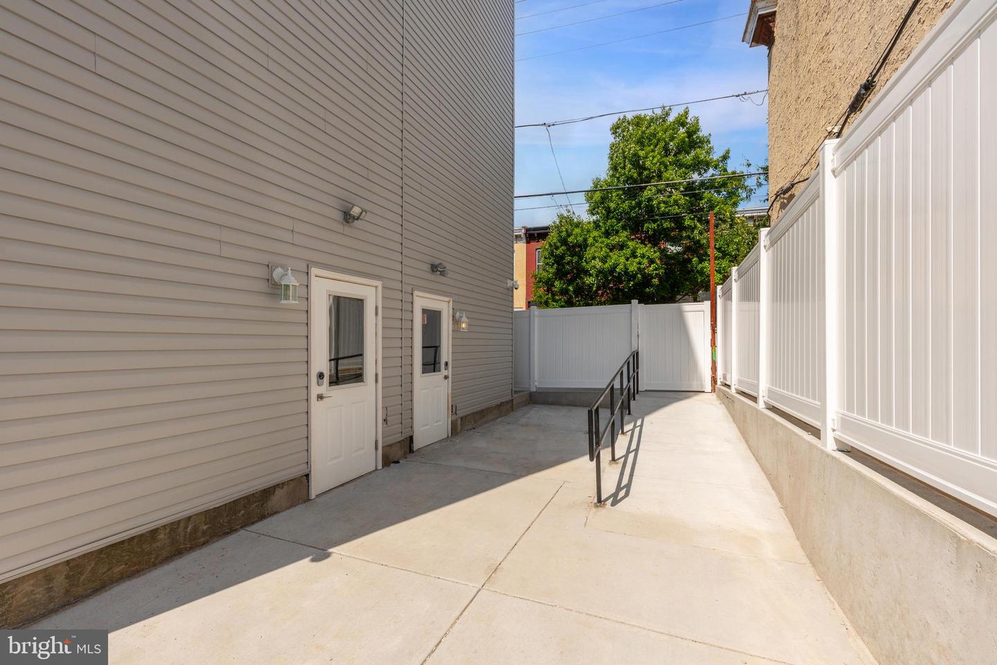 421 W Cumberland St #1 Property Photo 17