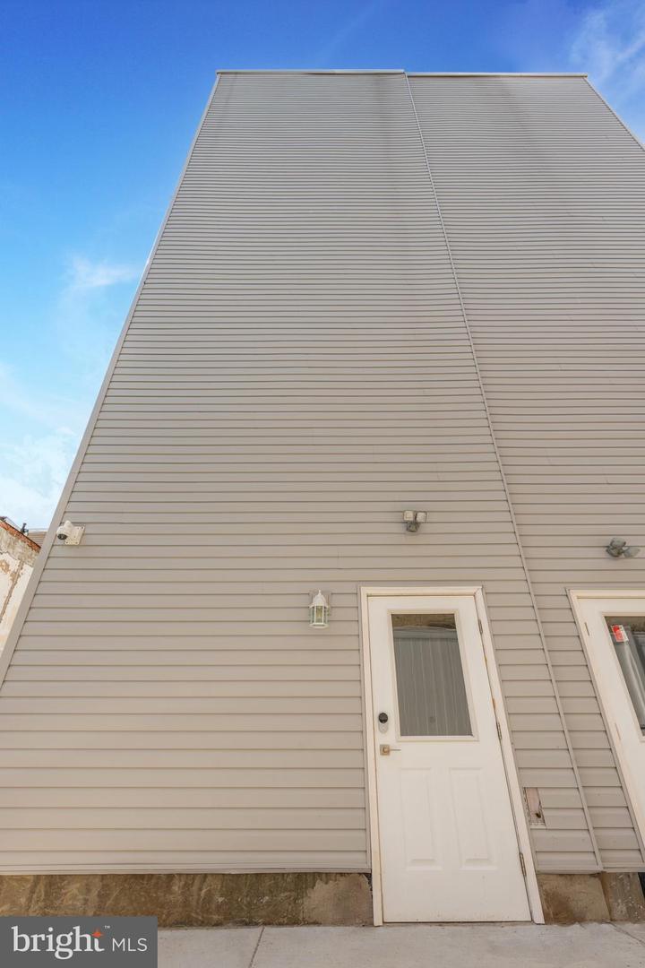 421 W Cumberland St #1 Property Photo 18