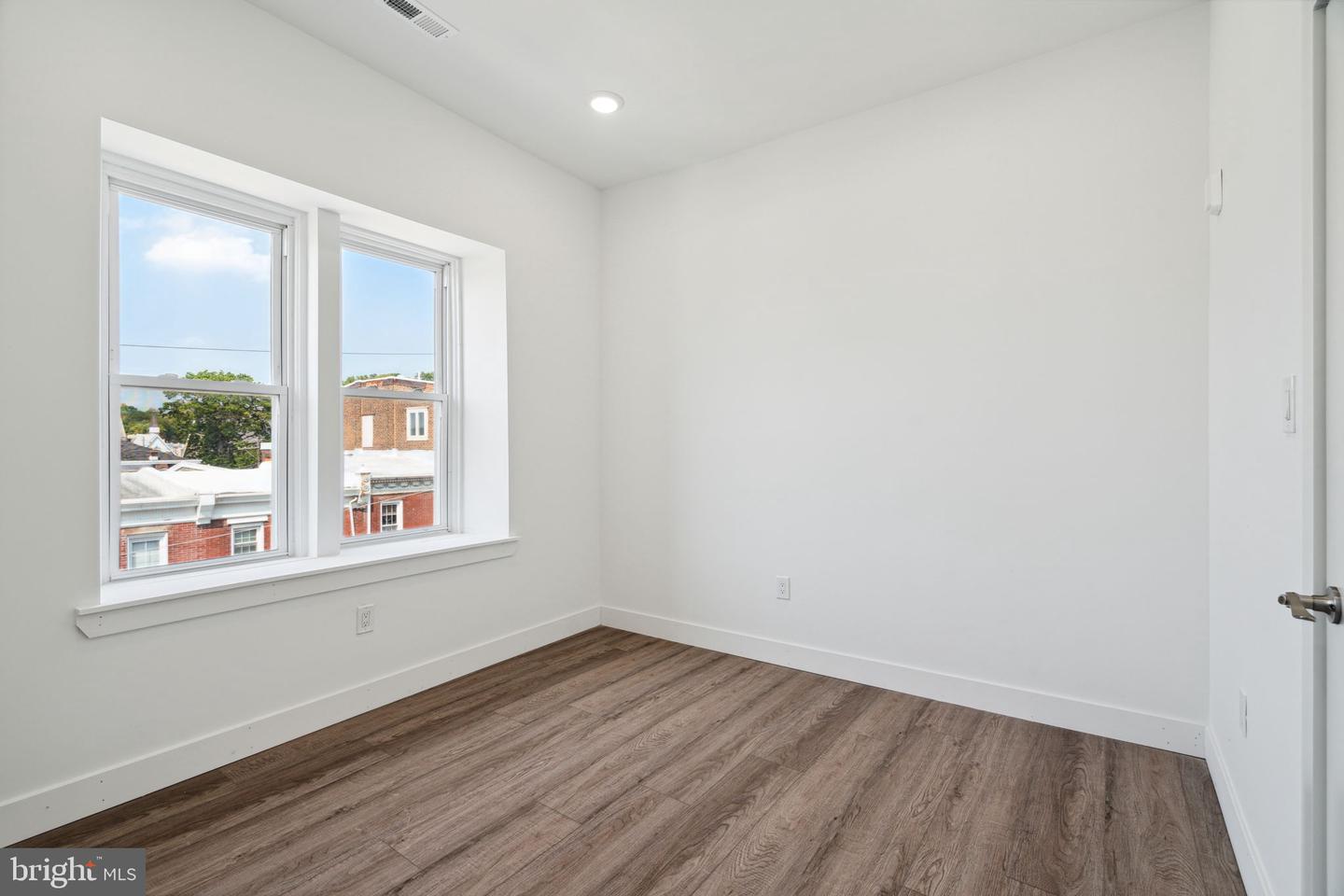 5164 Ridge Ave #3 Property Photo 3