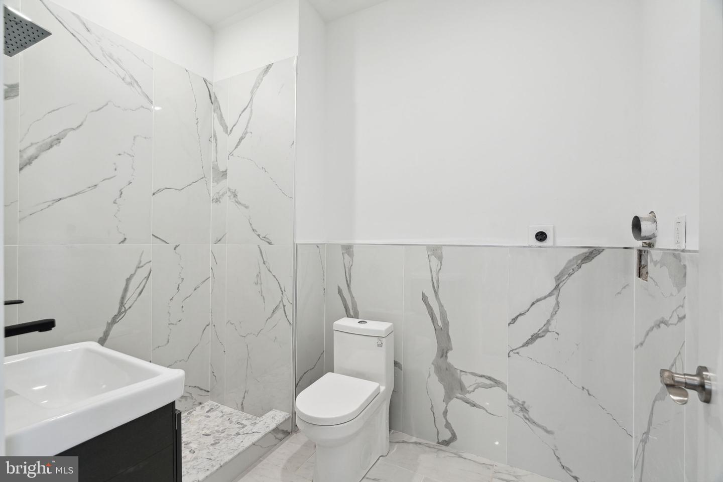 5164 Ridge Ave #3 Property Photo 6