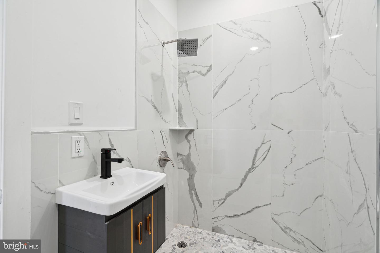 5164 Ridge Ave #3 Property Photo 8