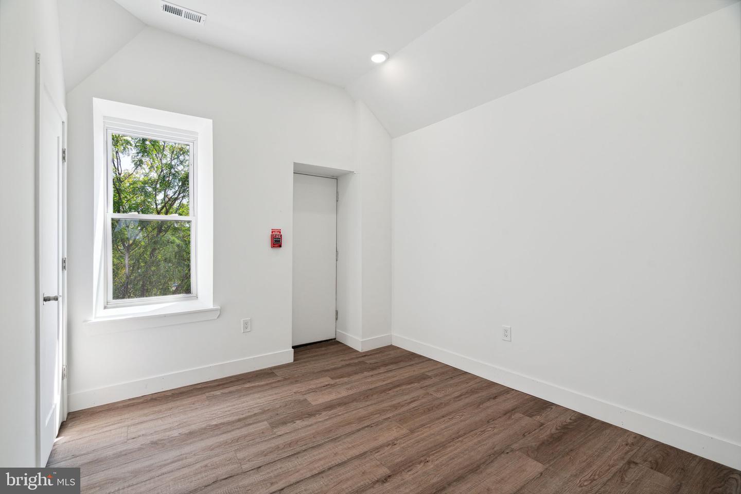 5164 Ridge Ave #3 Property Photo 12