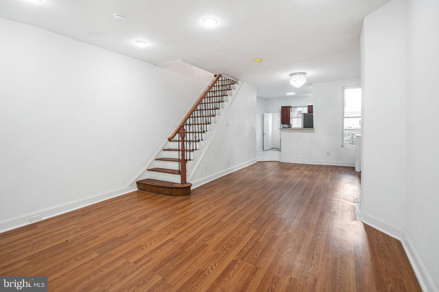 5717 Pemberton St Property Photo 2