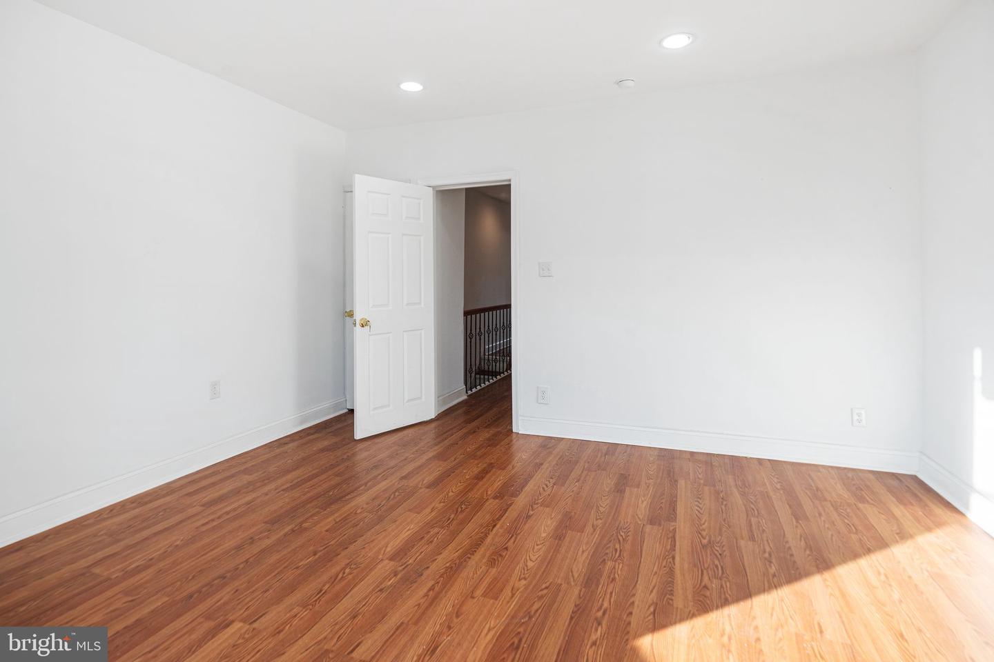 5717 Pemberton St Property Photo 10