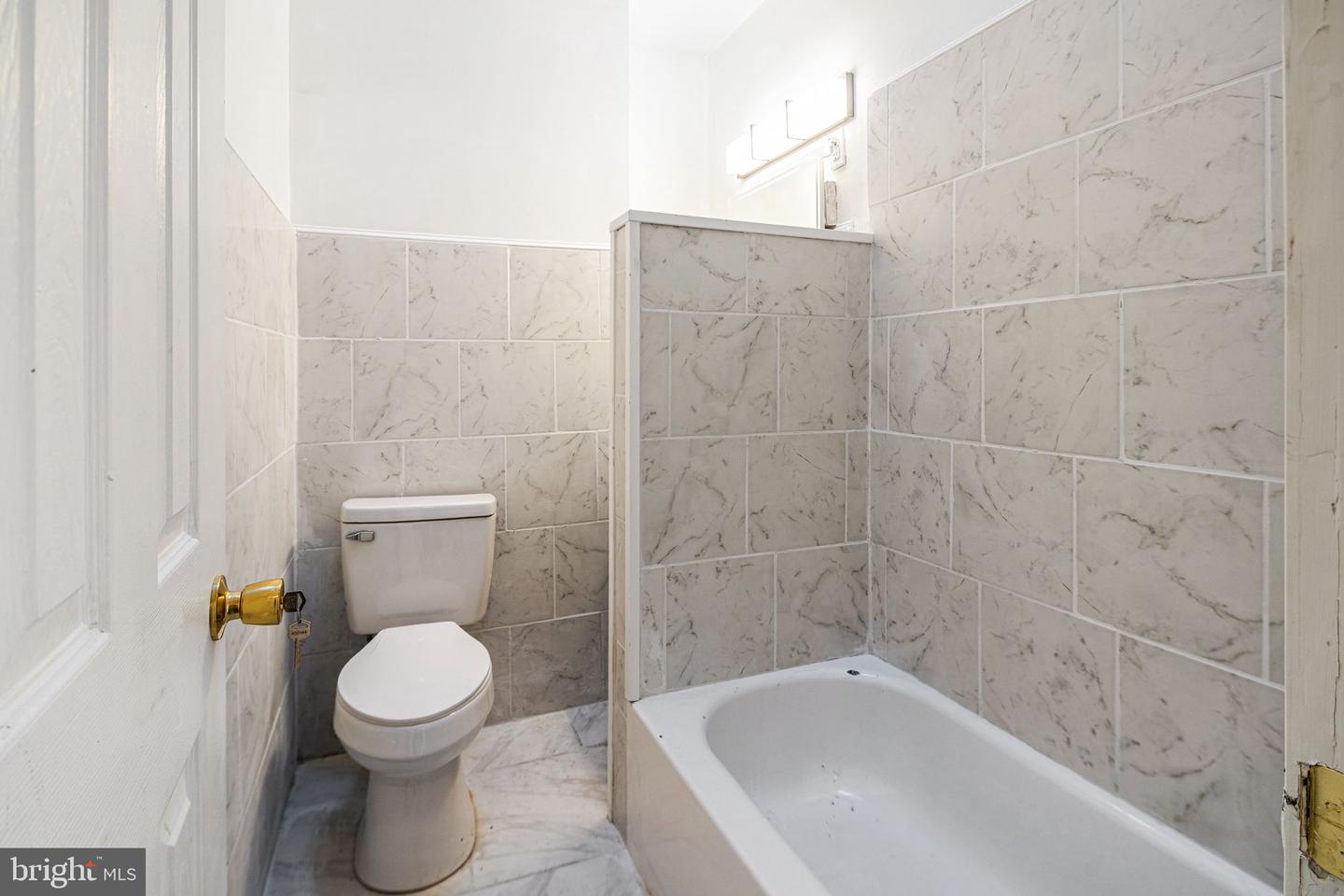 5717 Pemberton St Property Photo 11