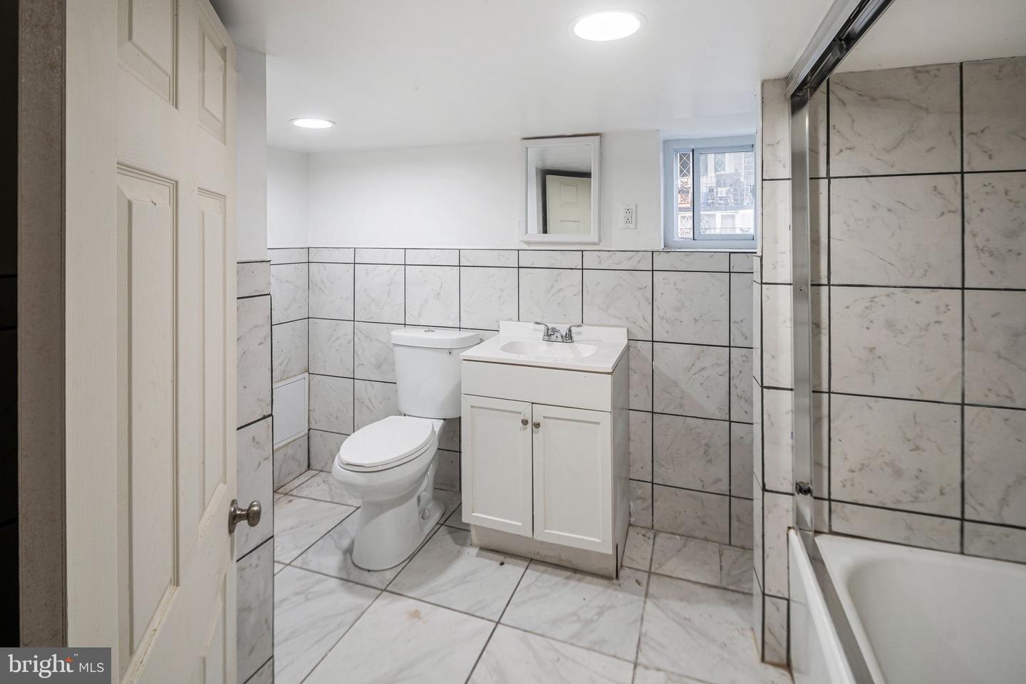 5717 Pemberton St Property Photo 20