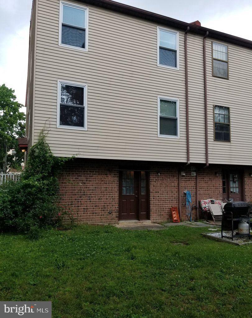 13085 Blakeslee Dr #2 Property Photo 4