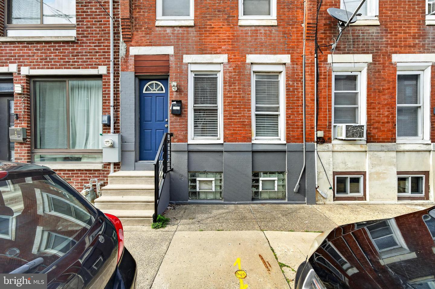 2029 Sigel St Property Photo 1