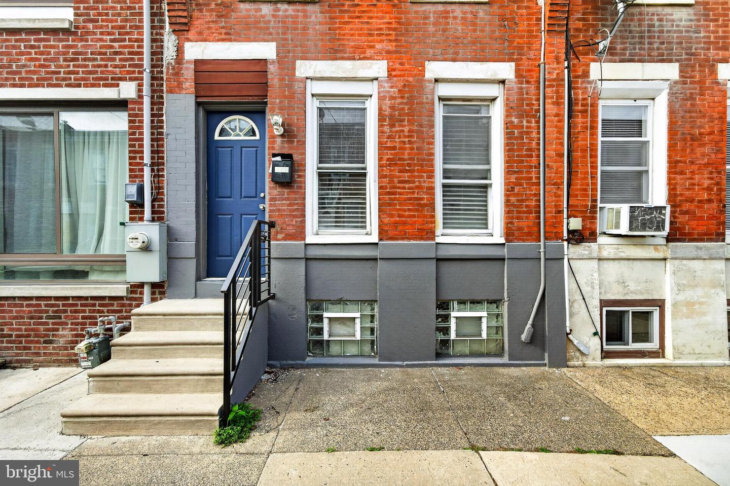 2029 Sigel St Property Photo 2