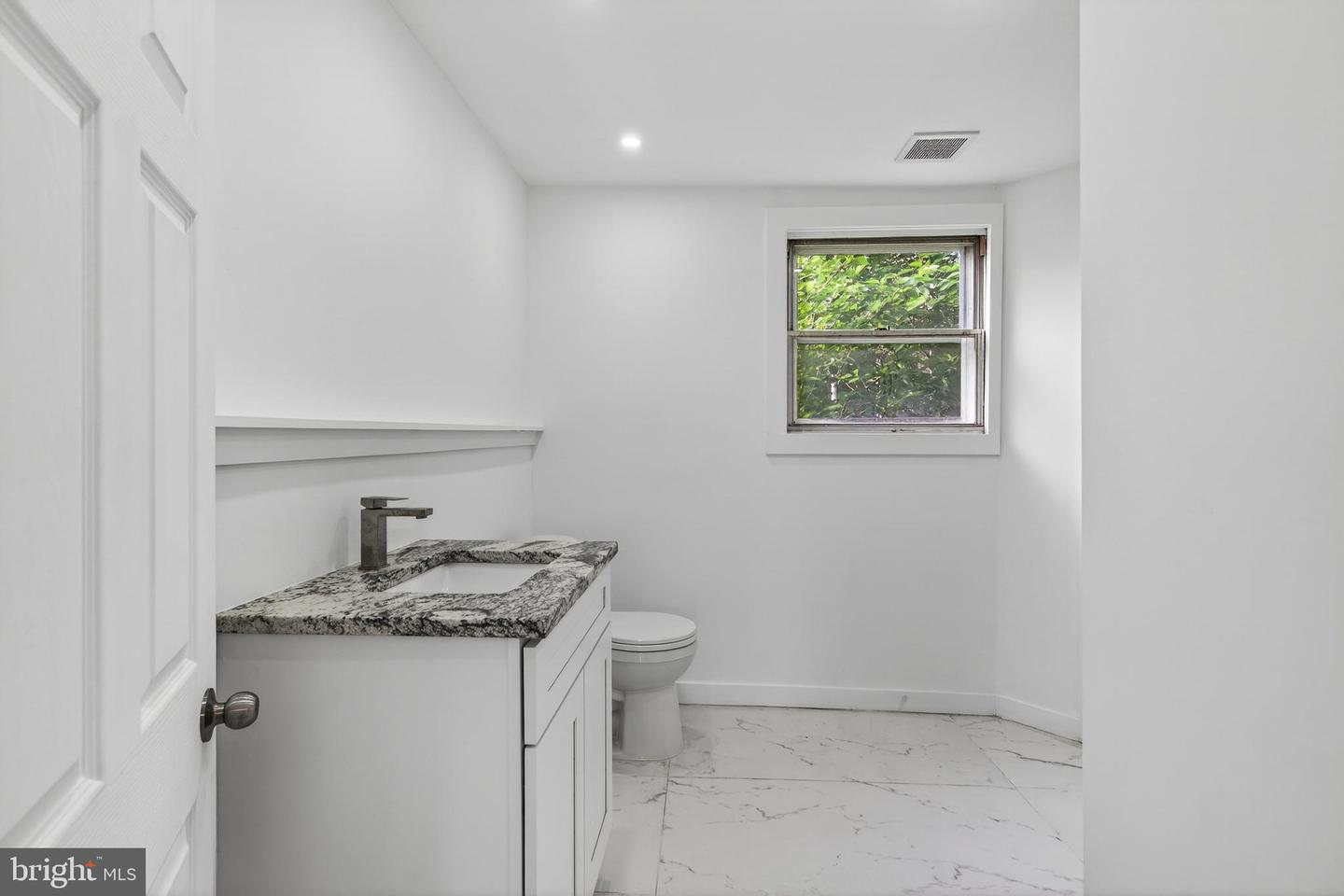 2029 Sigel St Property Photo 15
