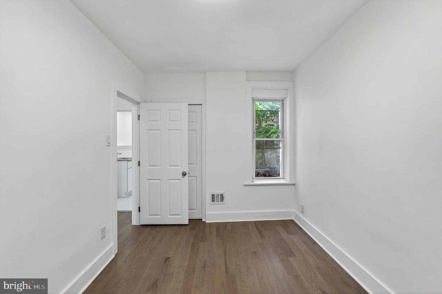 2029 Sigel St Property Photo 23