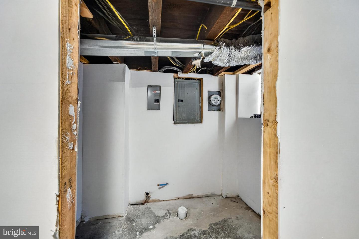 2029 Sigel St Property Photo 31