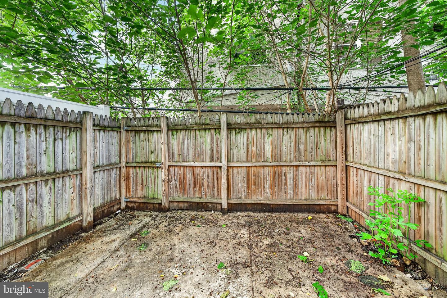 2029 Sigel St Property Photo 32