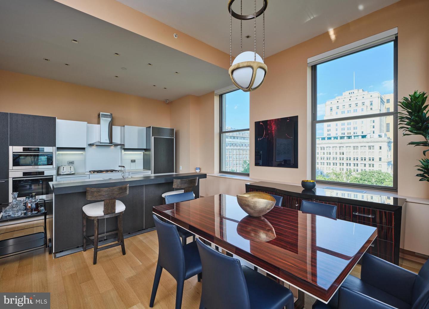 210 W Washington Sq #8se Property Photo 13