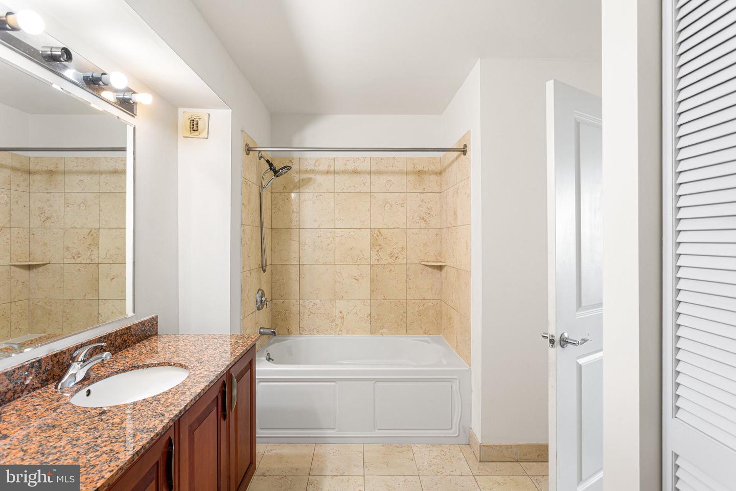 901-00 N Penn St #r1107 Property Photo 4