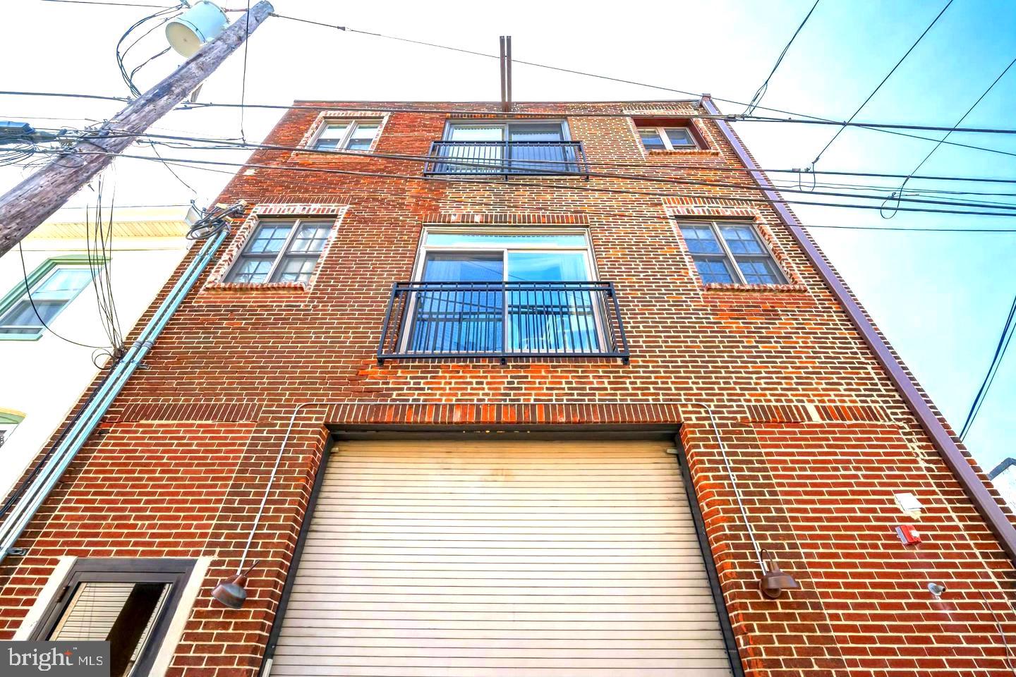 207 RECTOR ST #2F Property Photo 1