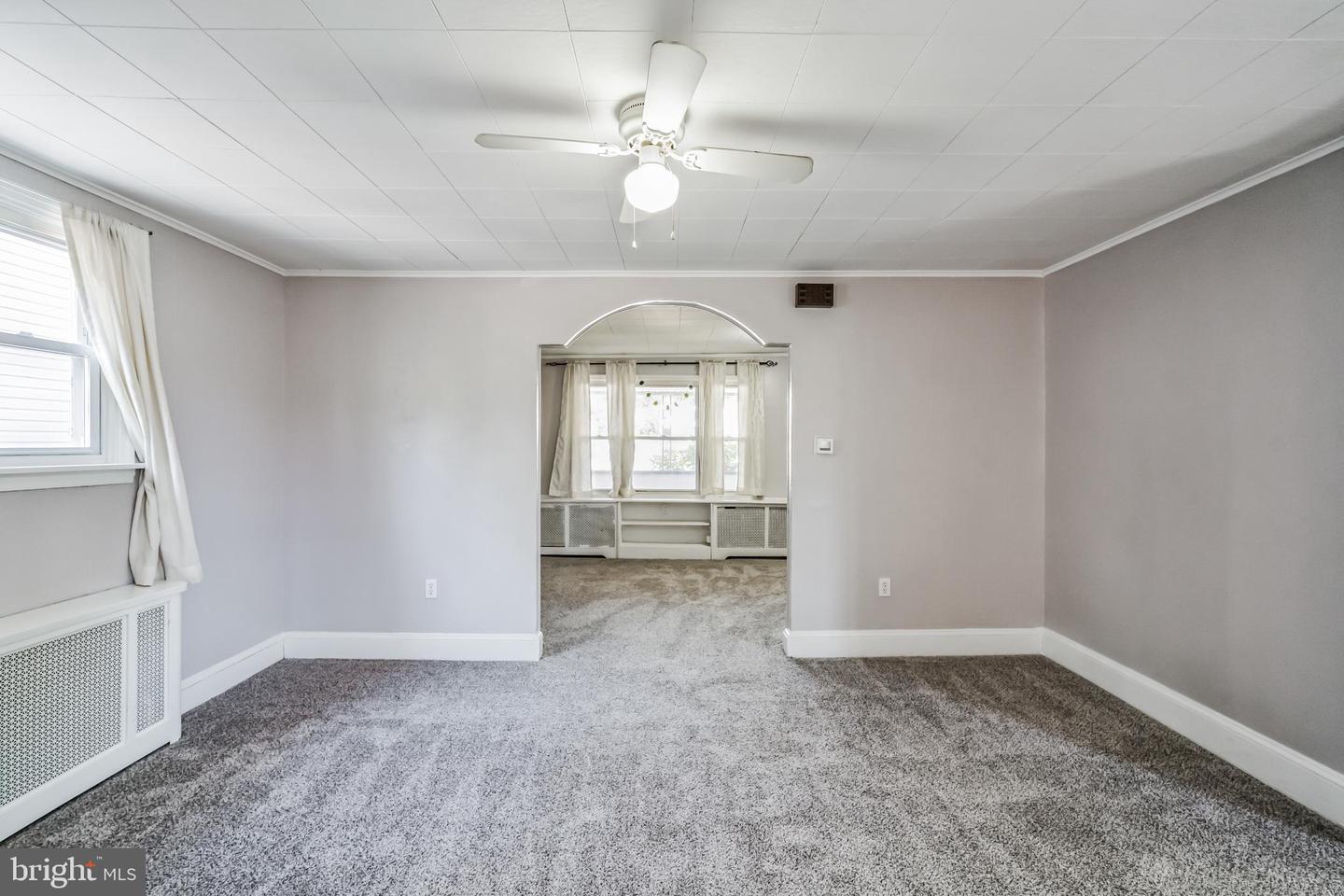 239 Lemonte St Property Photo 8