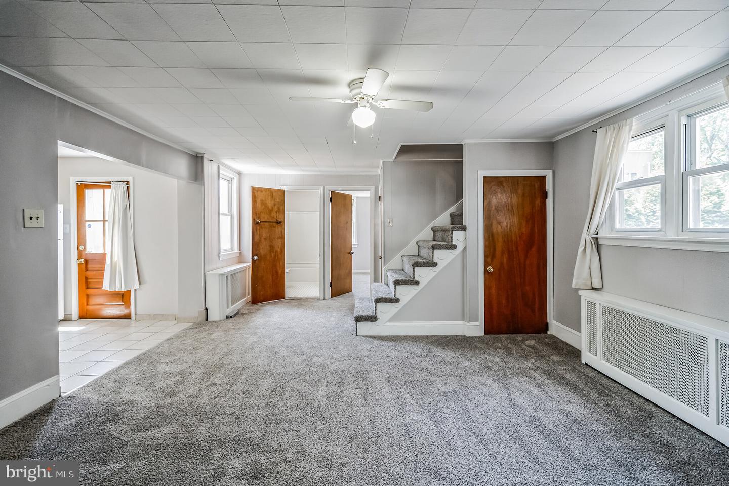 239 Lemonte St Property Photo 11