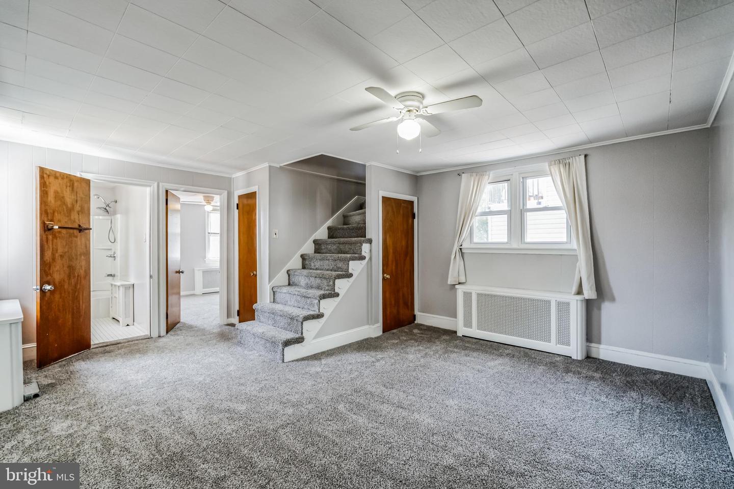 239 Lemonte St Property Photo 12