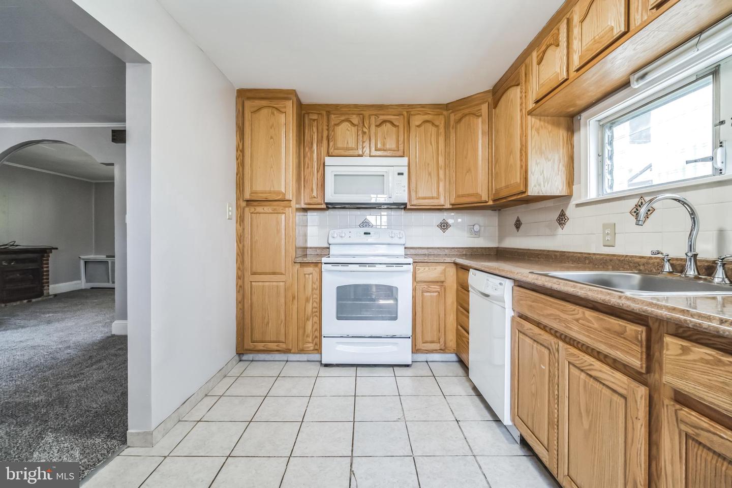 239 Lemonte St Property Photo 14