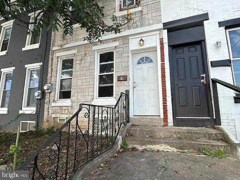 24 ABBOTTSFORD AVE Property Photo 1