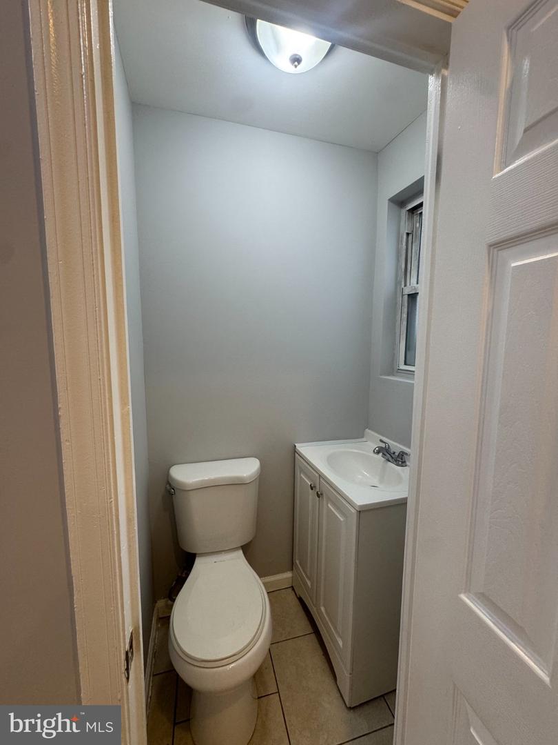 24 Abbottsford Ave Property Photo 4