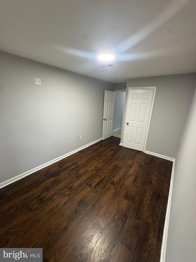 24 Abbottsford Ave Property Photo 6