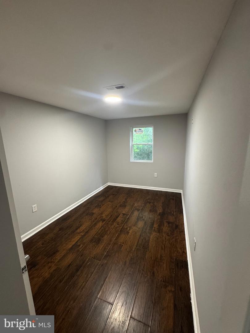 24 Abbottsford Ave Property Photo 7