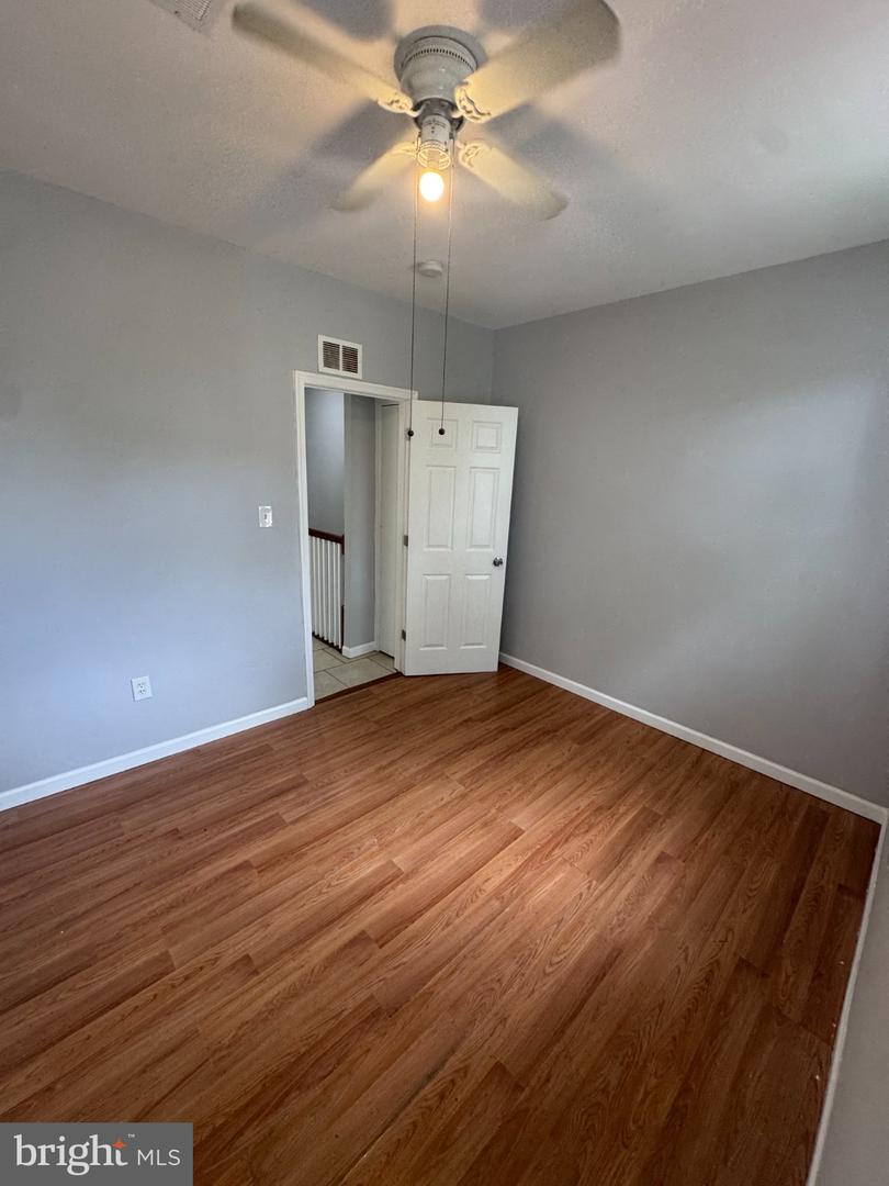 24 Abbottsford Ave Property Photo 11